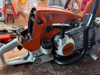 STIHL – to nejsou jen řetězové pily 😉 Kotoučová bruska STIHL TS 800 – tentokrát s kolébkou na řezání kolejnic. Po 9 letech...